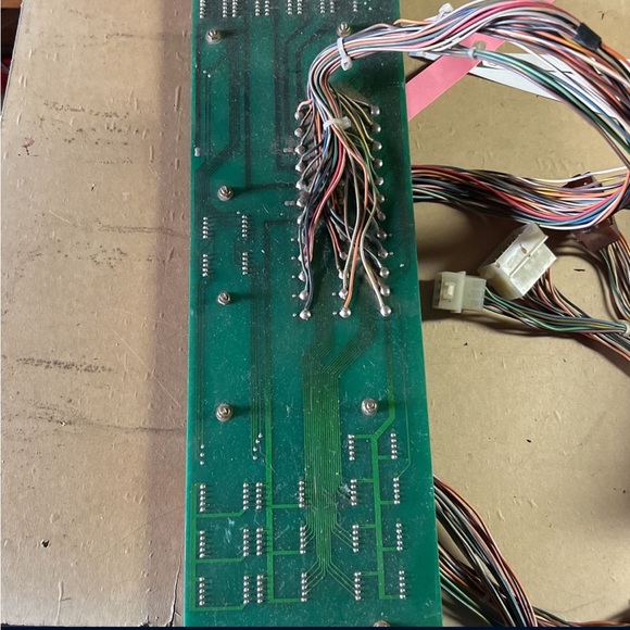 Sega Monaco GP Display with Wiring Arcade Game PCB Board Part MO-4215 C7A - Picture 4 of 4